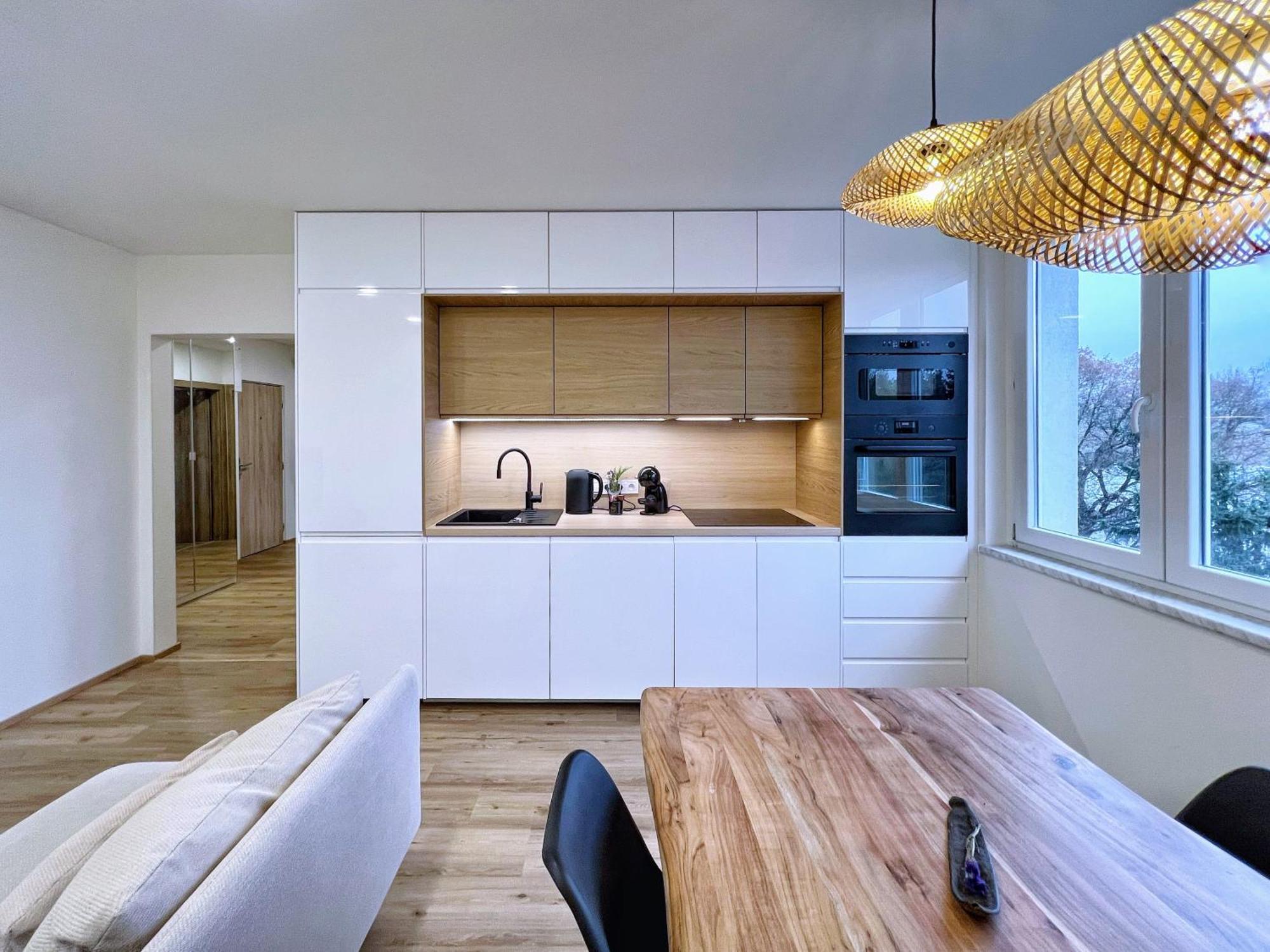 Jana's Wow Apt, 3 Room, Free Parking, 15'airpt, 25'city Lejlighed Prag